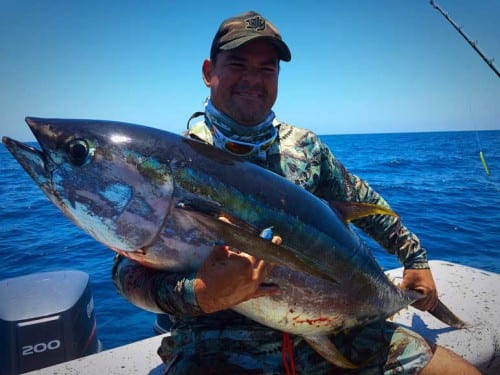 Man Catches tuna while on vacation fishing in Panama